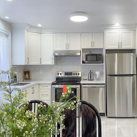 Newly-Renovated 3Br House, 12 Minutes To Airport Διαμέρισμα Τορόντο Εξωτερικό φωτογραφία
