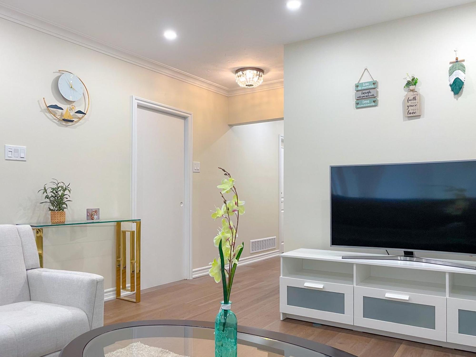 Newly-Renovated 3Br House, 12 Minutes To Airport Διαμέρισμα Τορόντο Εξωτερικό φωτογραφία