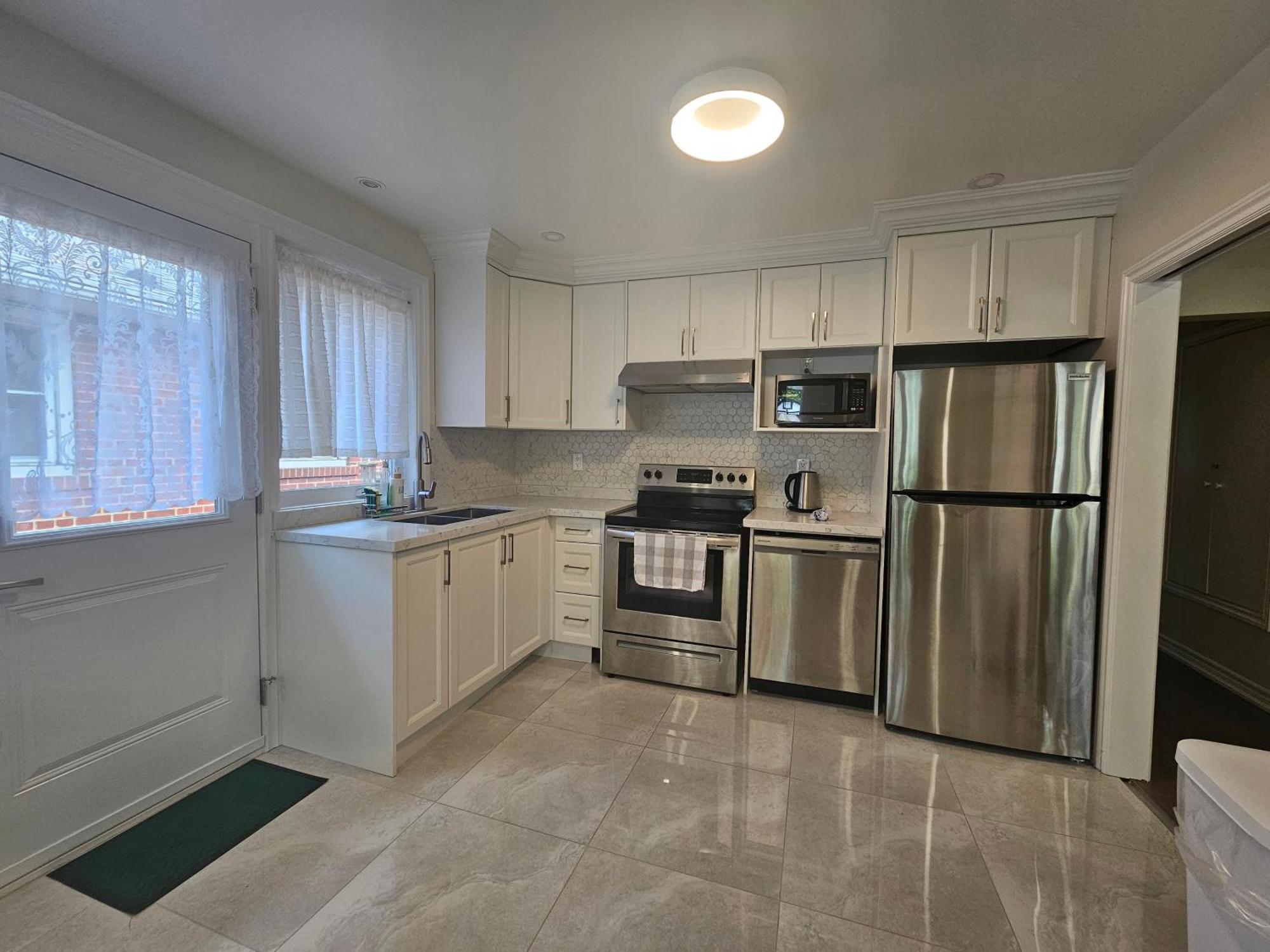 Newly-Renovated 3Br House, 12 Minutes To Airport Διαμέρισμα Τορόντο Εξωτερικό φωτογραφία