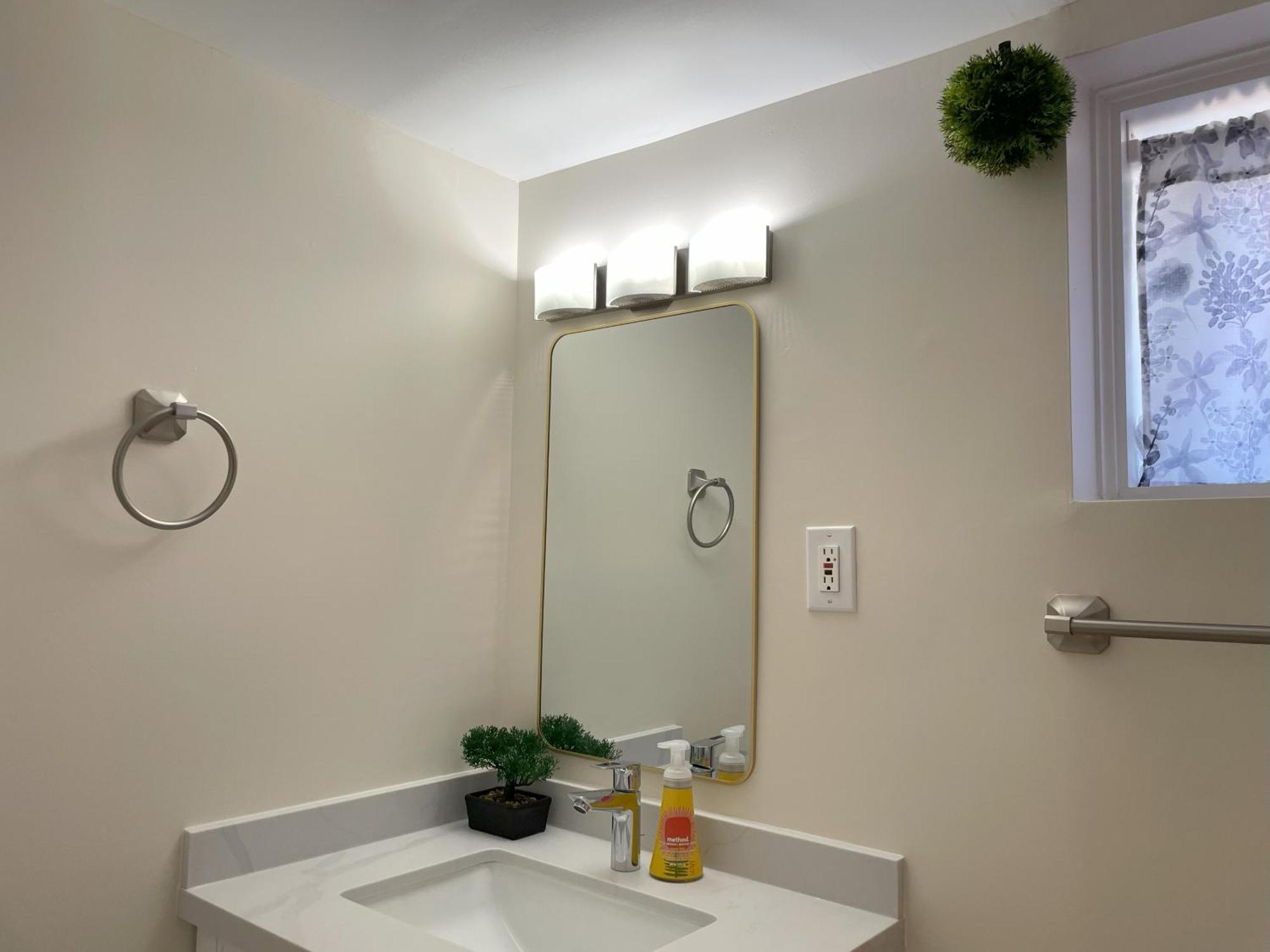 Newly-Renovated 3Br House, 12 Minutes To Airport Διαμέρισμα Τορόντο Εξωτερικό φωτογραφία